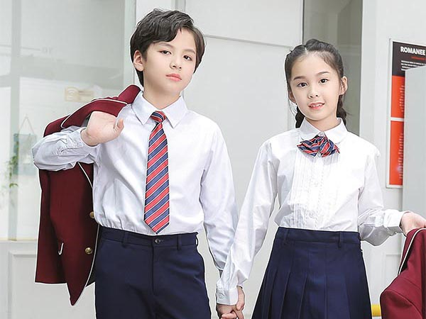 小学校服