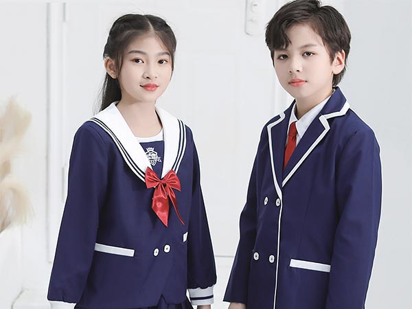 小学校服