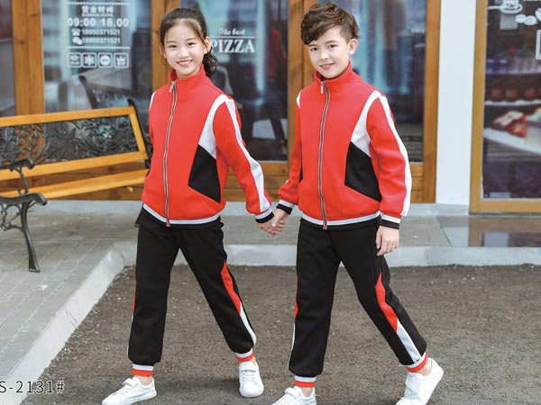 小学校服