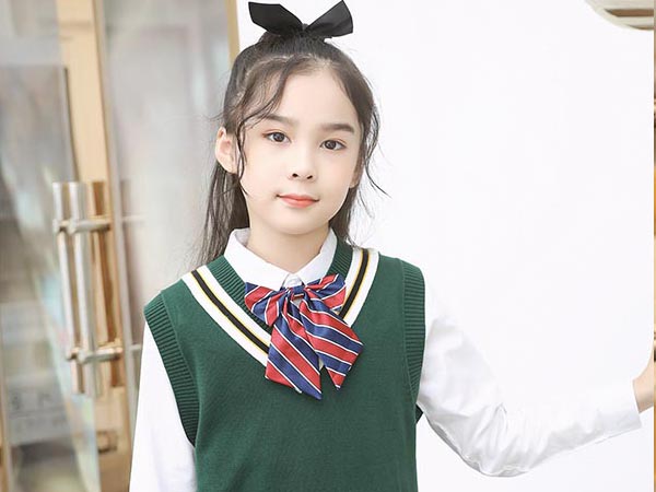 小学校服