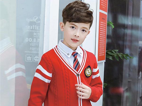 小学校服