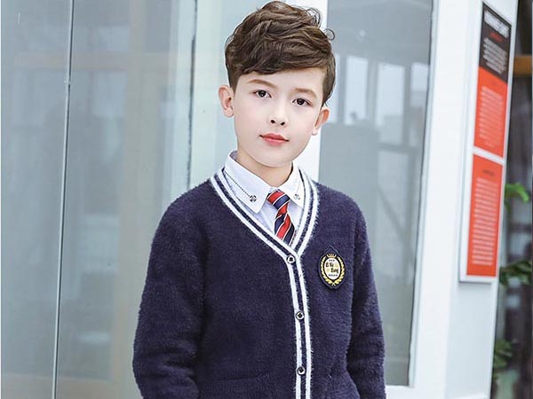 小学校服
