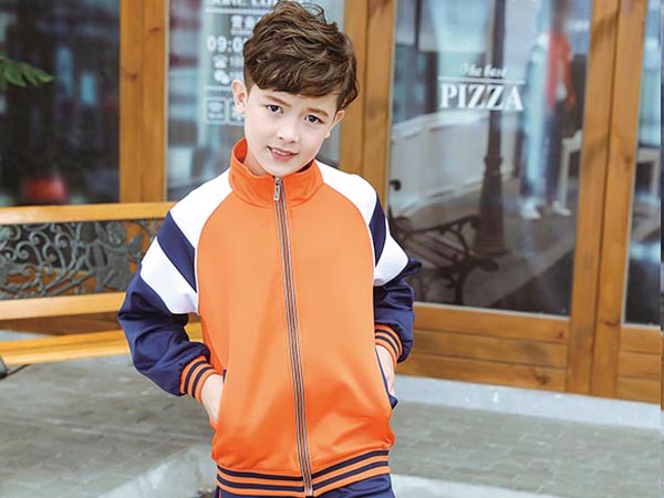 小学校服