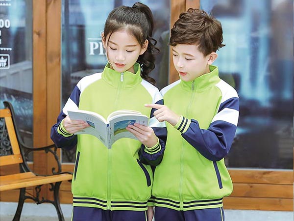 小学校服