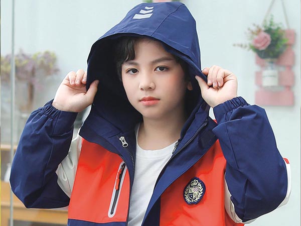 小学校服
