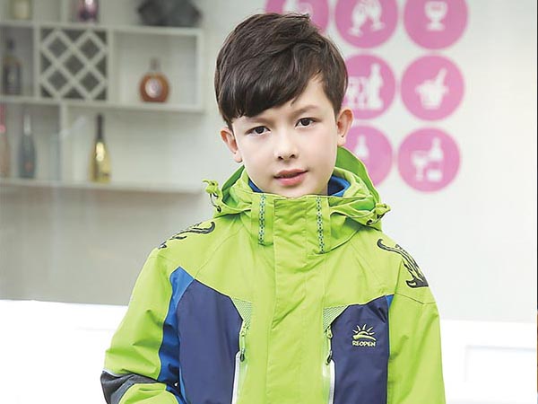 小学校服