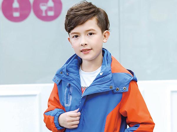 小学校服