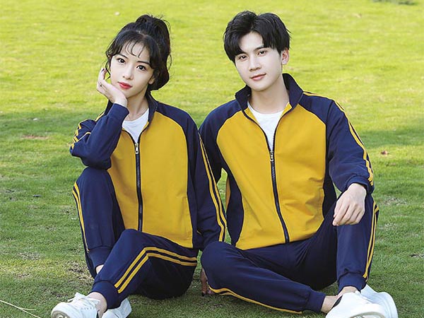 中学校服