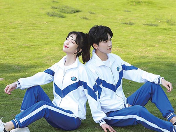 中学校服